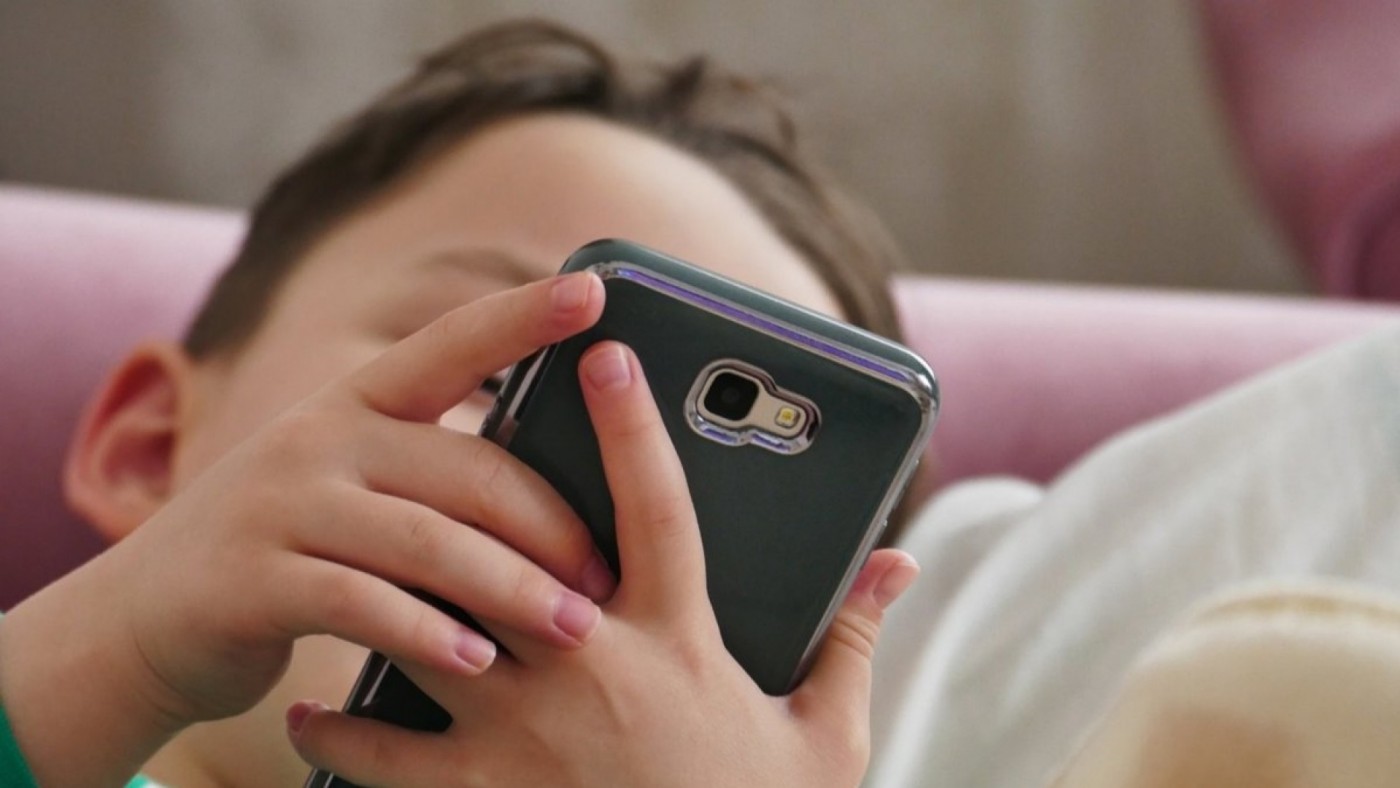 Casi una de cada cinco publicaciones en X contiene desinformación, y la inmigración, la más afectada