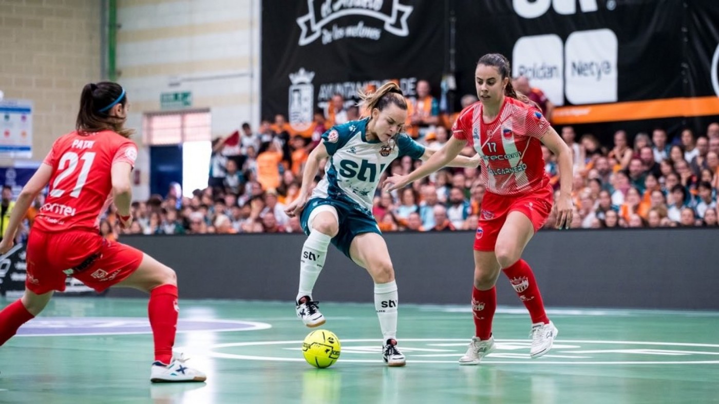 El STV Roldán deja escapar la primera oportunidad de proclamarse campeón (0-2) 