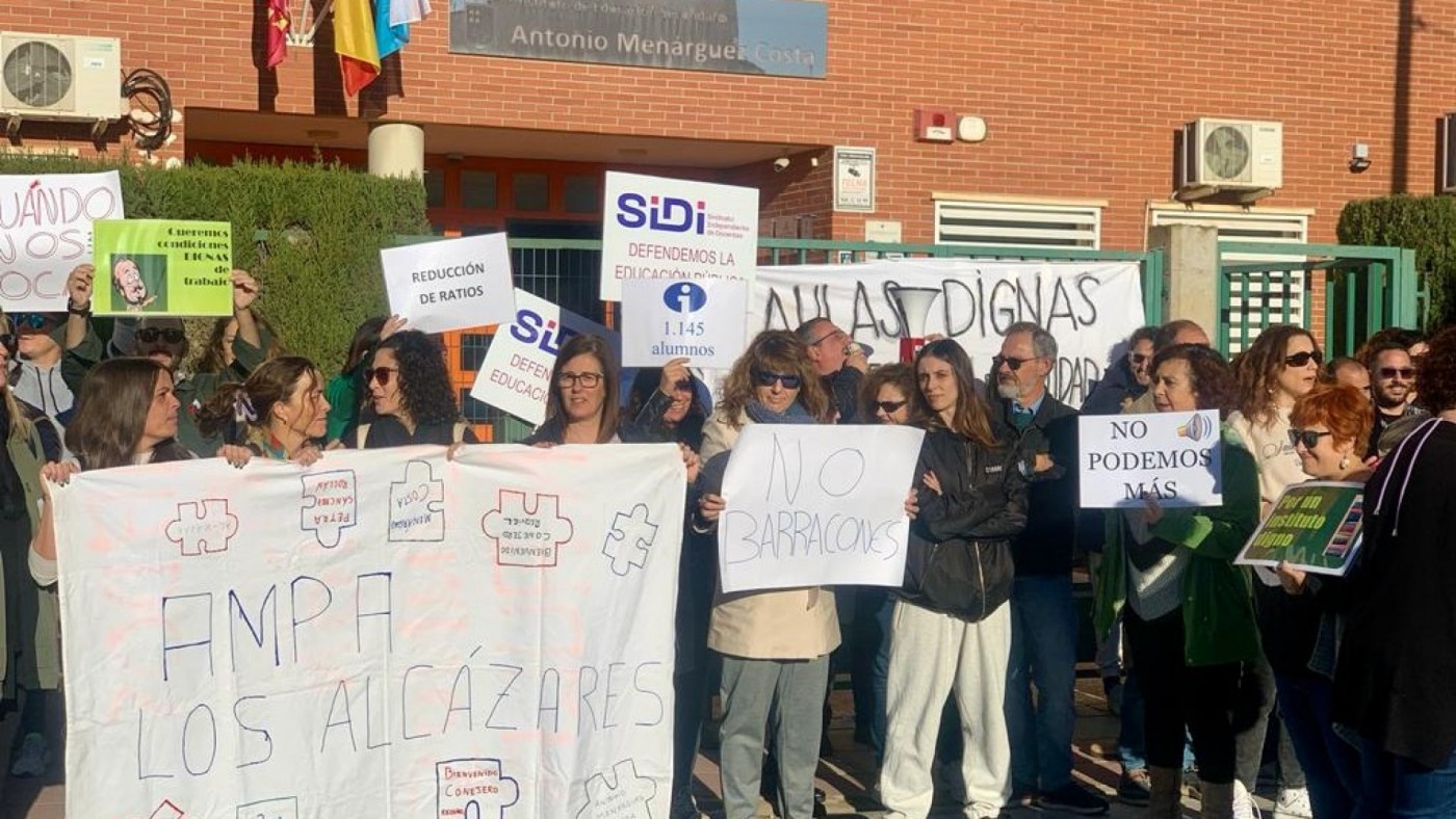 Nueva protesta de profesores en Los Alcázares: "Esto es una olla a presión"