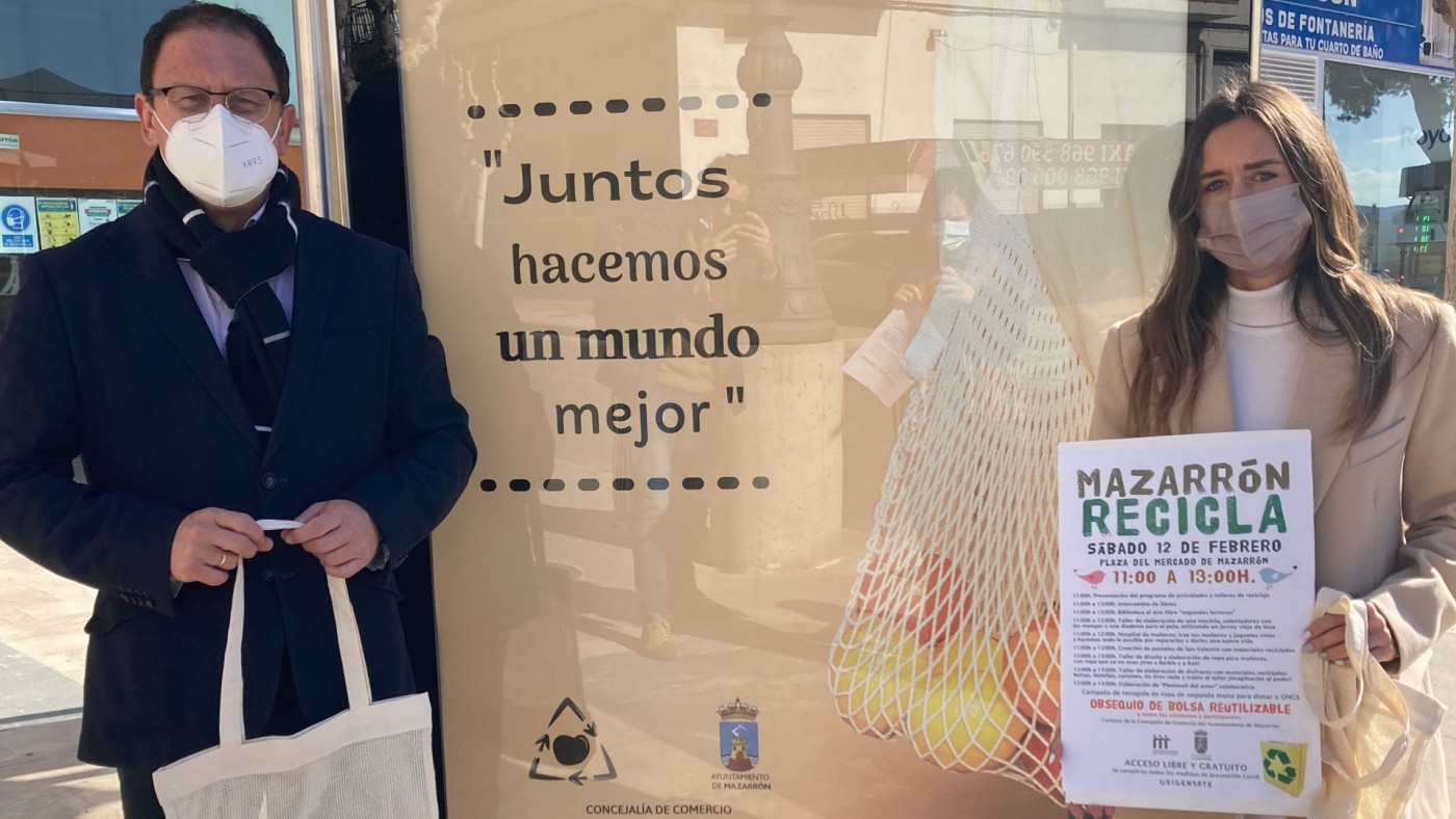 El ayuntamiento de Mazarrón regala 4.000 bolsas de malla para comprar sin residuos