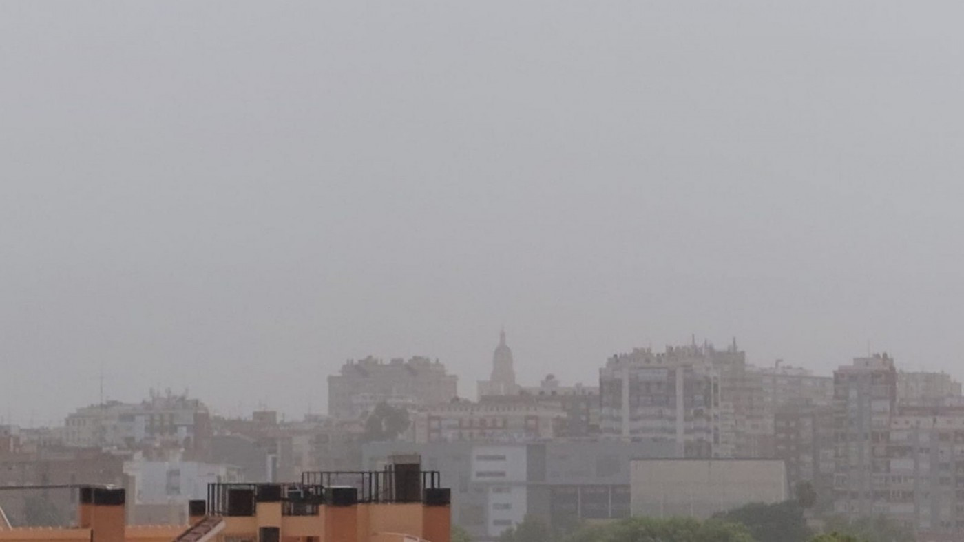 La calima dispara la contaminación en la Región: la calidad del aire alcanza niveles muy desfavorables