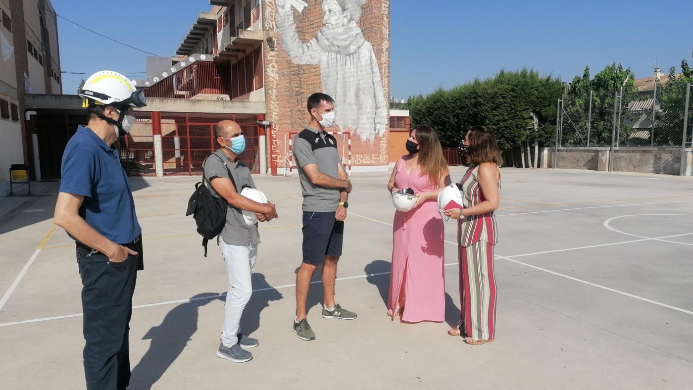 La consejera de Educación y Cultura, Esperanza Moreno, visita el colegio Los Rosales, en El Palmar (Murcia)