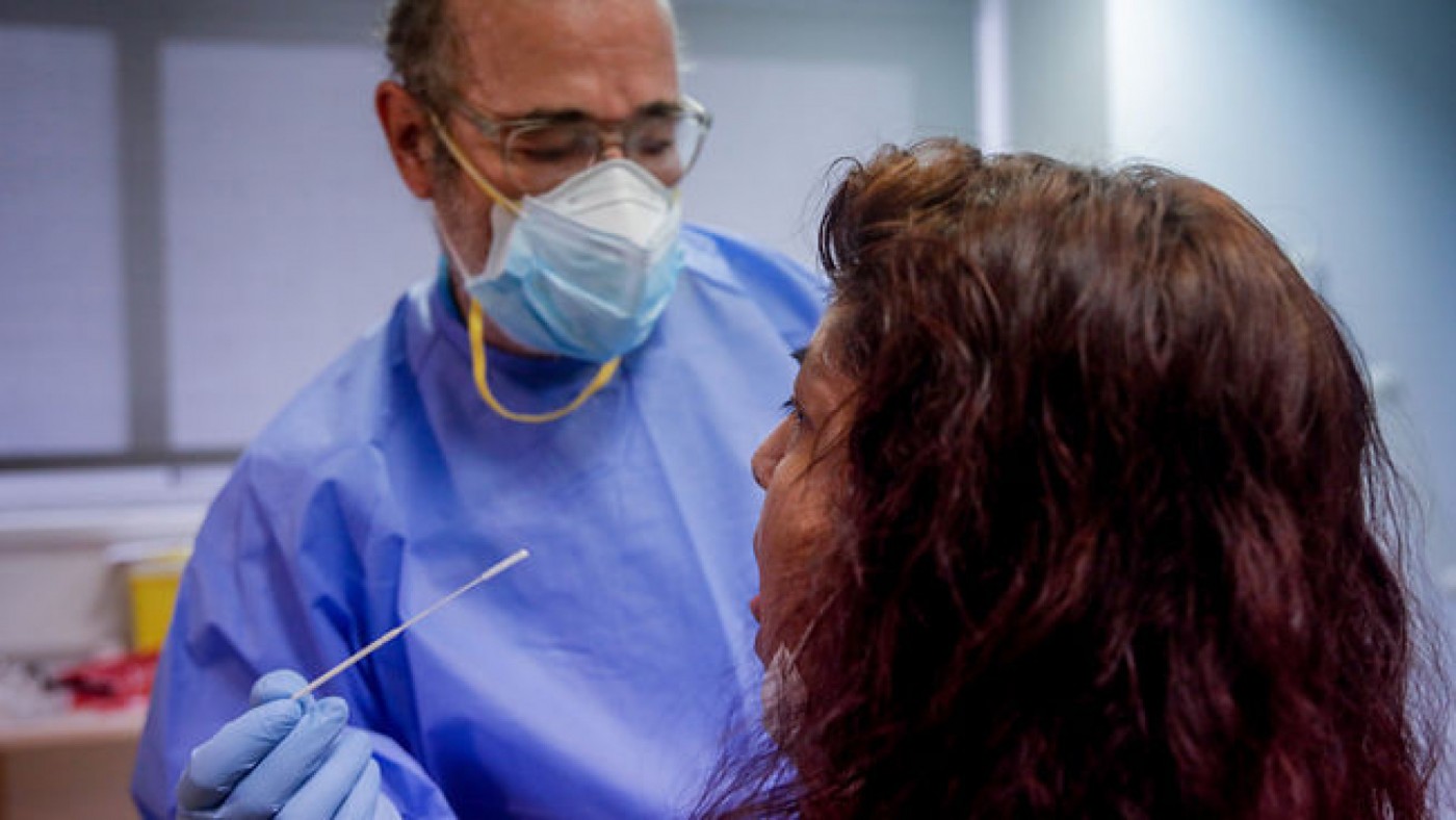 La Región registra 9 fallecimientos y 808 nuevos casos de coronavirus aunque baja la tasa de positividad