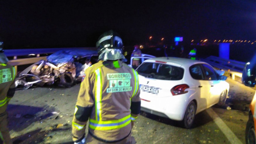 Muere un conductor que iba en sentido contrario tras chocar con varios vehículos en San Javier