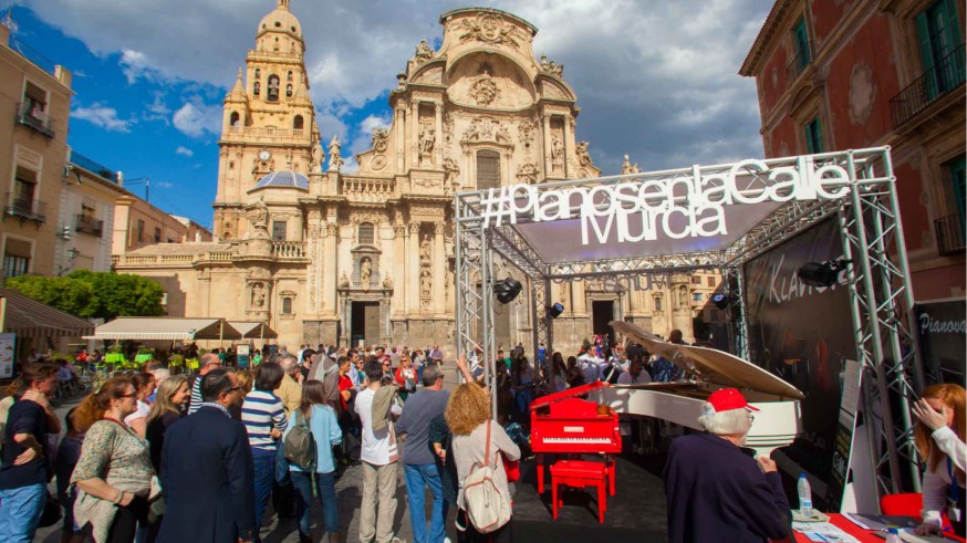 EL ROMPEOLAS. 'Pianos en la calle' este sábado en Murcia 