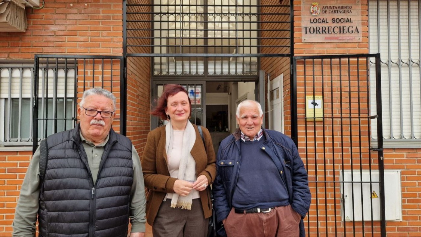 Vecinos afectados por los suelos contaminados de Cartagena llevan las reivindicaciones a la Comisión Europea