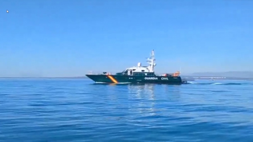 Así buscan a un hombre de Abanilla en aguas de la costa alicantina tras caer de una zodiac