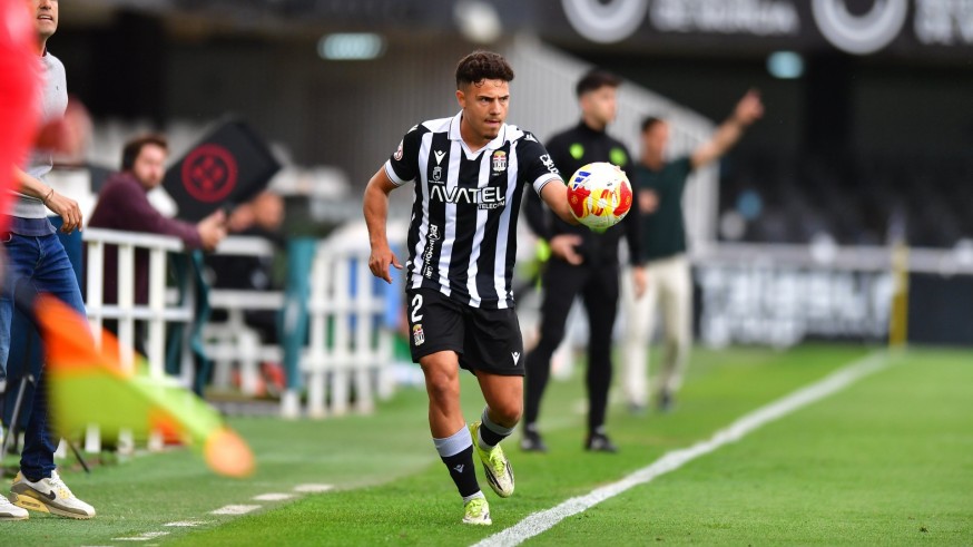 El Cartagena gana y alimenta su sueño