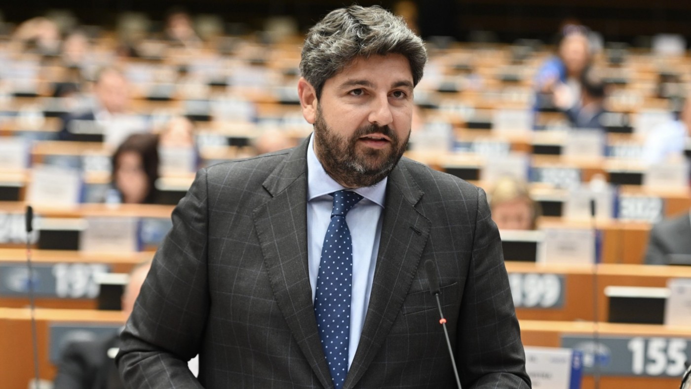 López Miras reclama a Bruselas un fondo específico para garantizar el futuro de la pesca