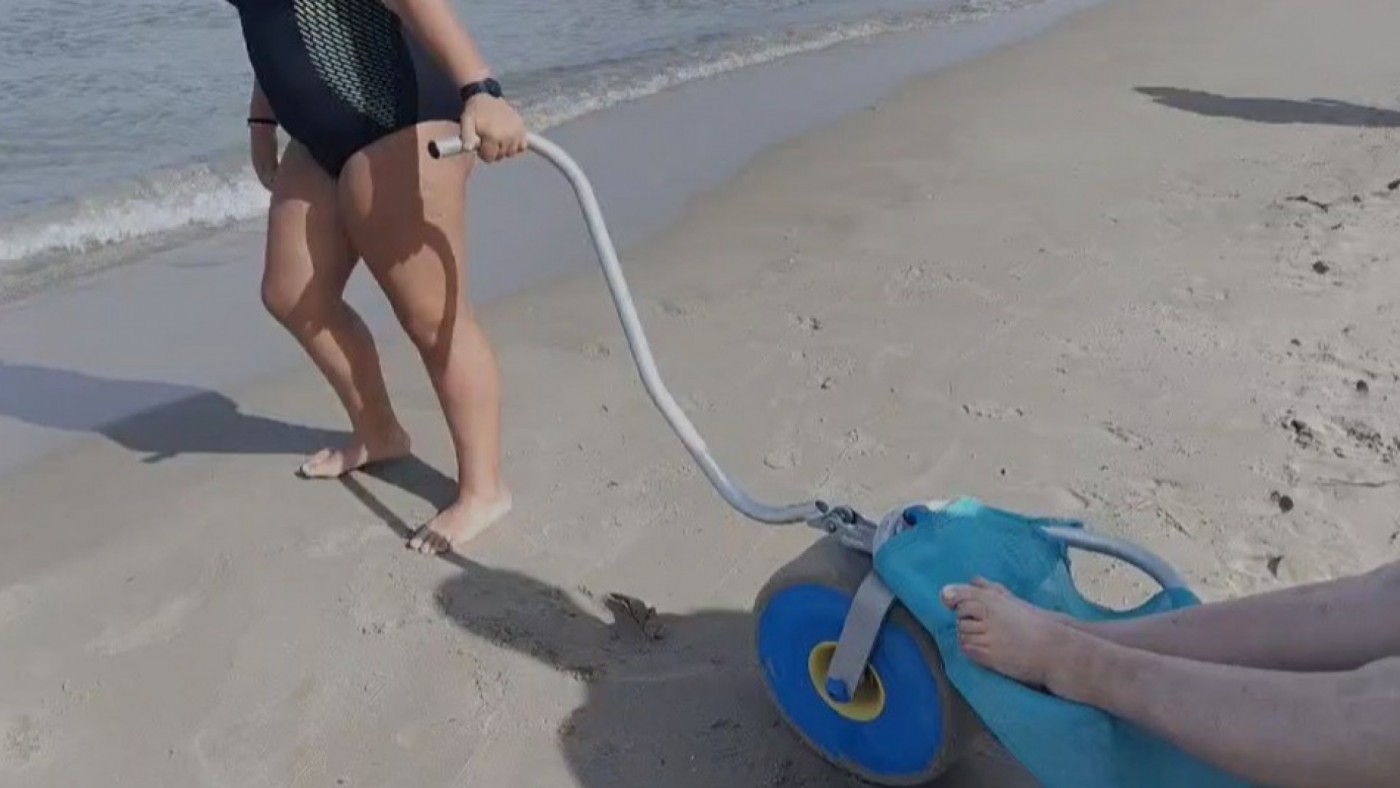 El verano pone en evidencia la escasez de playas adaptadas en la Región