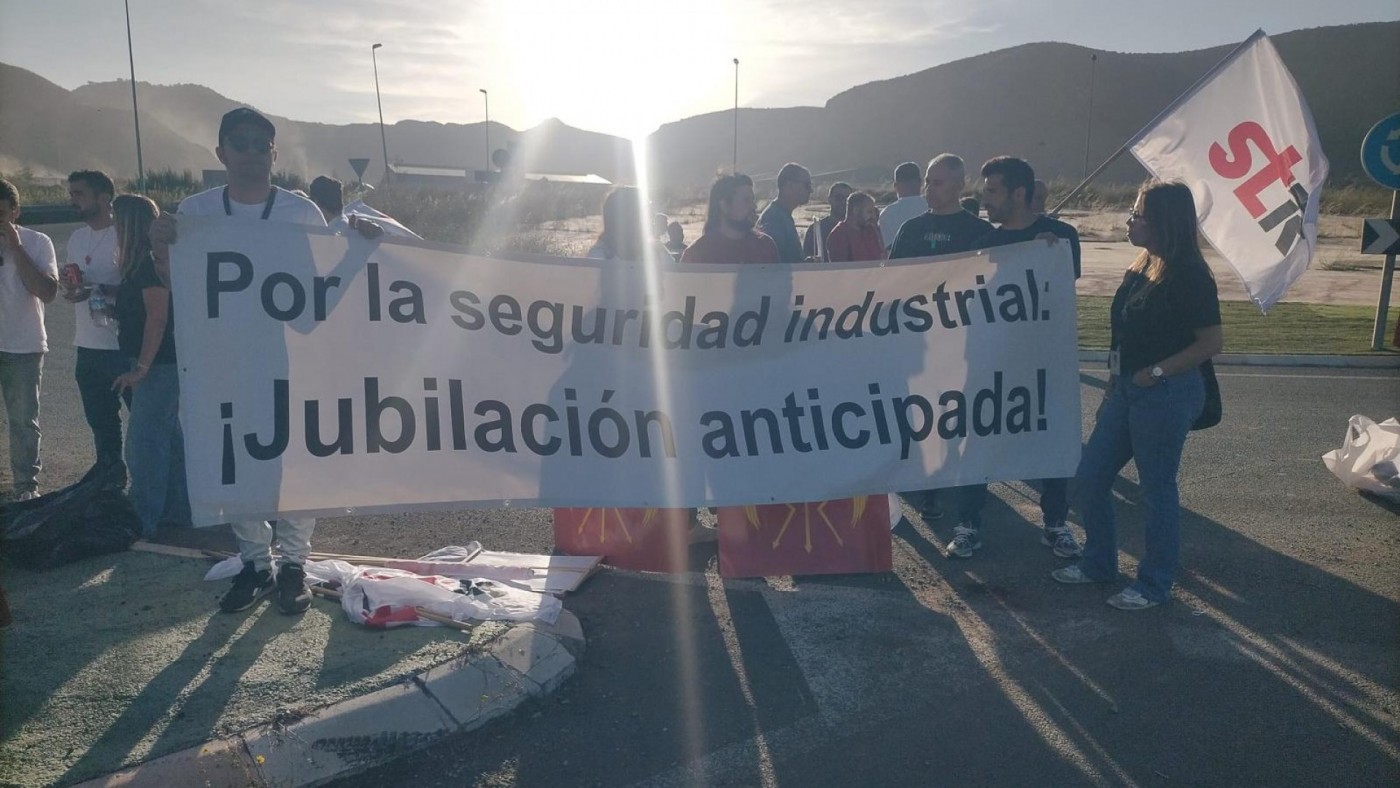 Jornada de huelga en la refinería de Cartagena para reclamar la jubilación anticipada