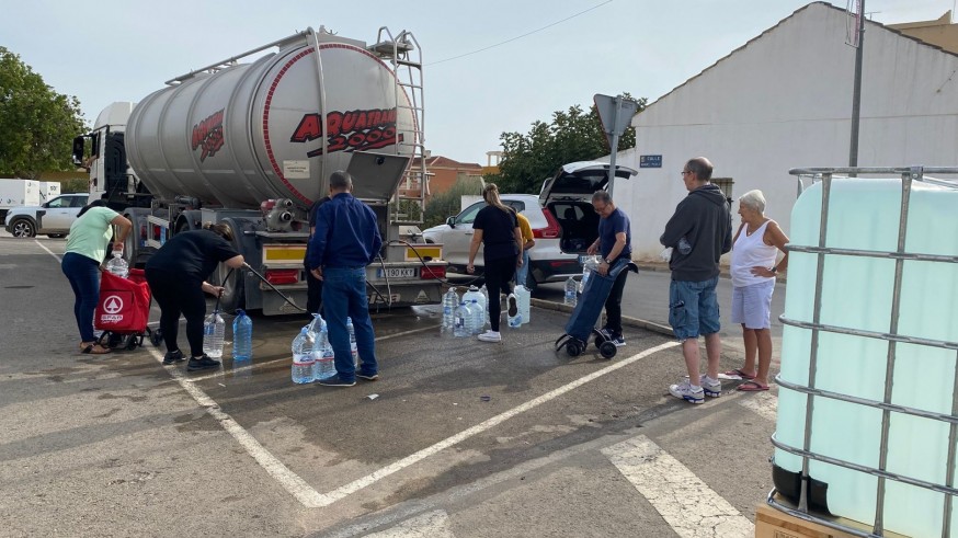 Los ayuntamientos purgan los depósitos y mejora la calidad del agua 