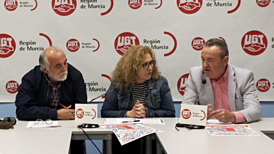 José Sáez (USO), Matilde Candel (UGT) y Santiago Navarro (CC.OO.). ASR