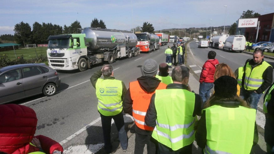 Los sindicatos anuncian huelga de transportistas asalariados para octubre