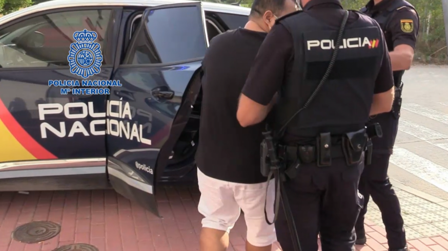 Dos detenidos por semiesclavizar a una prostituta en un piso prostíbulo de Murcia