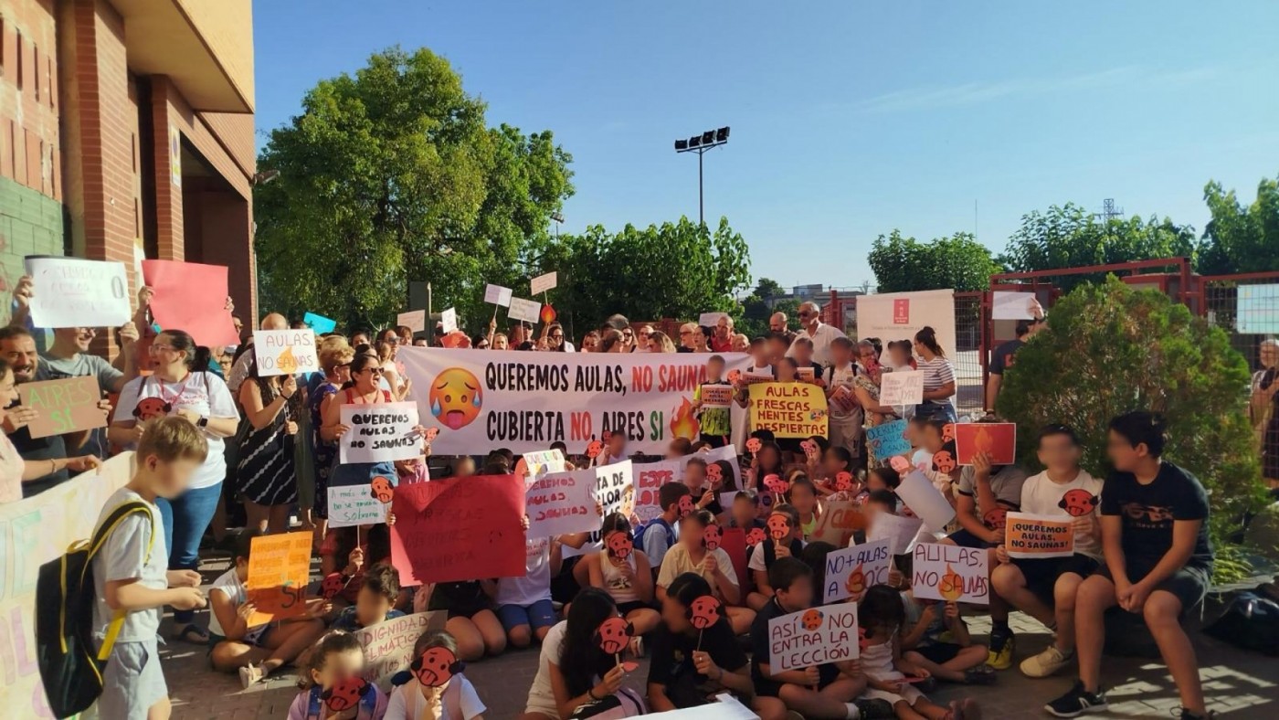 Las familias del colegio Nuestra Señora de los Ángeles en Rincón de Seca exigen la climatización urgente de las aulas