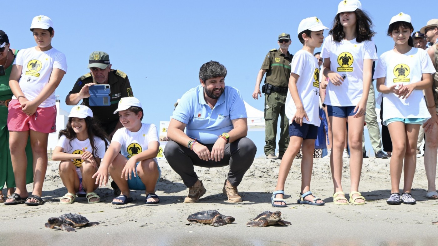 Liberan 30 tortugas bobas en La Manga