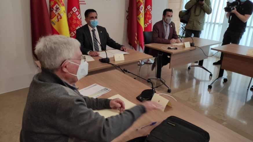 Imagen de la reunión mantenida esta mañana en el Ayuntamiento de Murcia. ORM