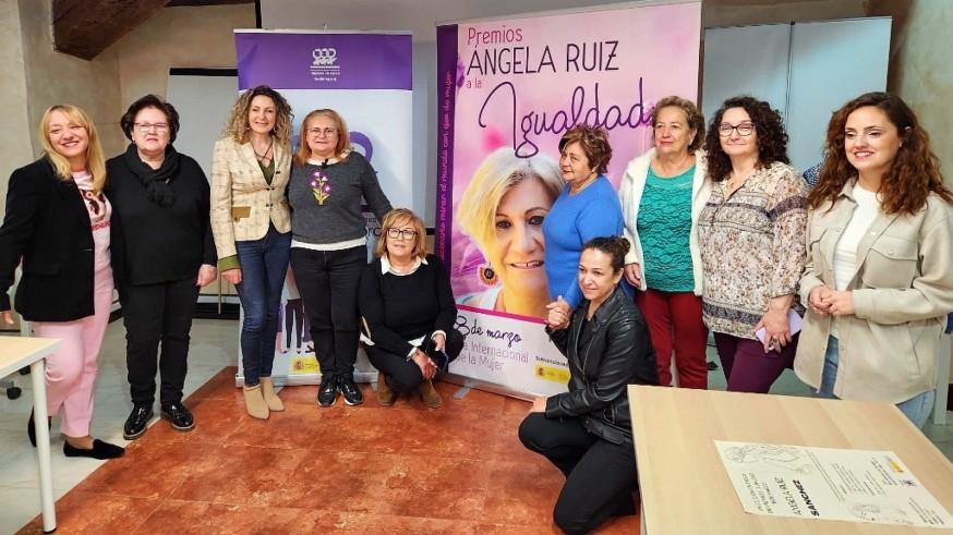 Carmen Hernández Roldán, galardonada en los premios 'Ángela Ruiz Sánchez' de Lorca