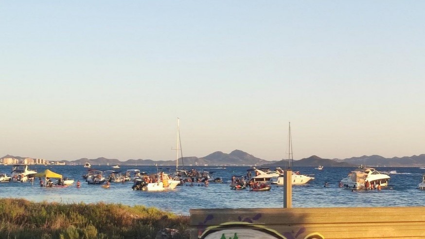 El Ministerio permitirá el fondeo de barcos en tres zonas del Mar Menor este verano