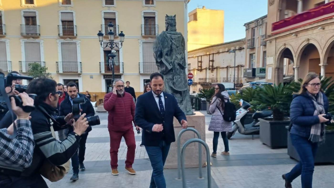 Cs pide documentación a Morales y al alcalde de Lorca antes de tomar decisiones