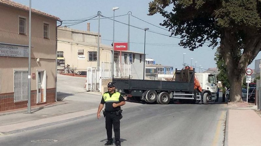 Zona acordonada por la Policía tras el accidente en el Niño de Mula