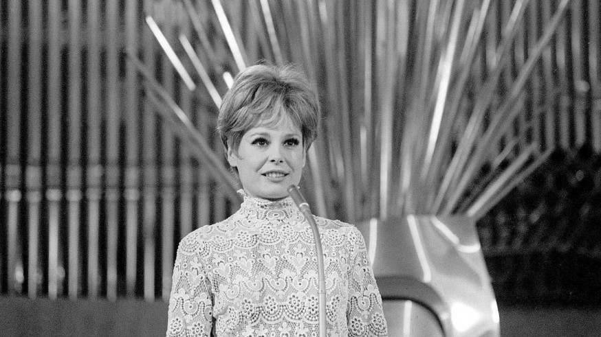 Adiós a Laurita Valenzuela, la mujer de la eterna sonrisa, pionera de la tv en España.