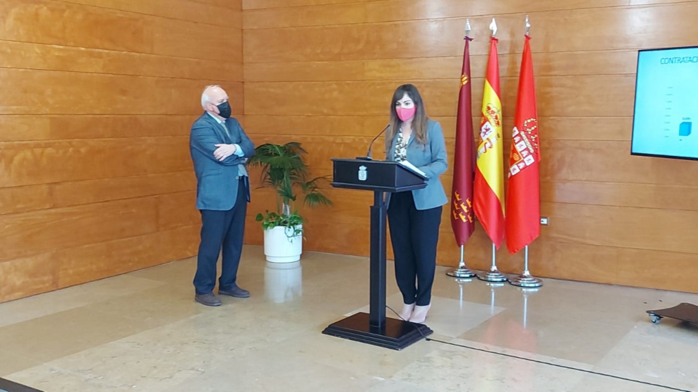 Eduardo Martínez-Oliva y Rebeca Pérez en rueda de prensa