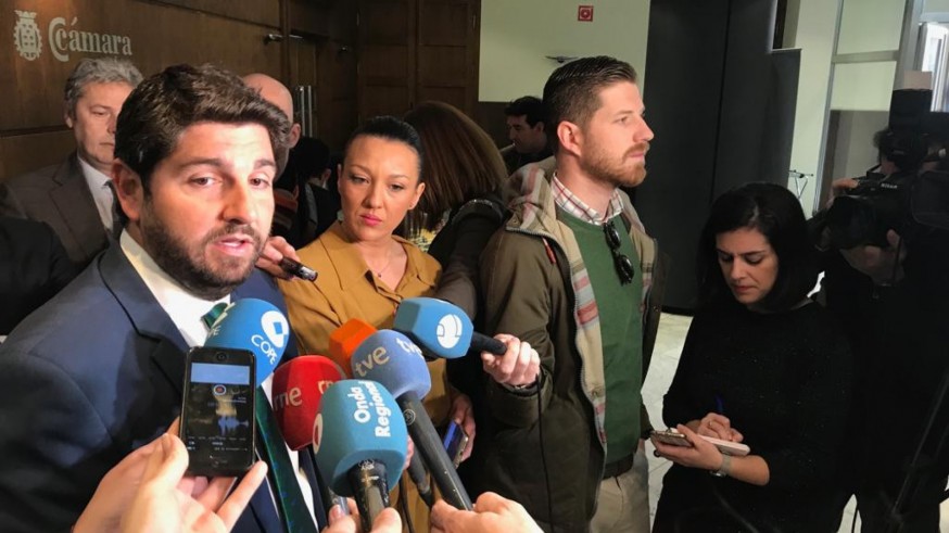 Miras atiende a los periodistas este jueves en Murcia