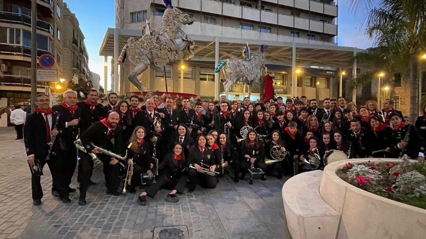 A bombo y platillo. La Agrupación Musical de Caravaca de la Cruz recibirá a los cruceristas en Cartagena con un concierto de pop español