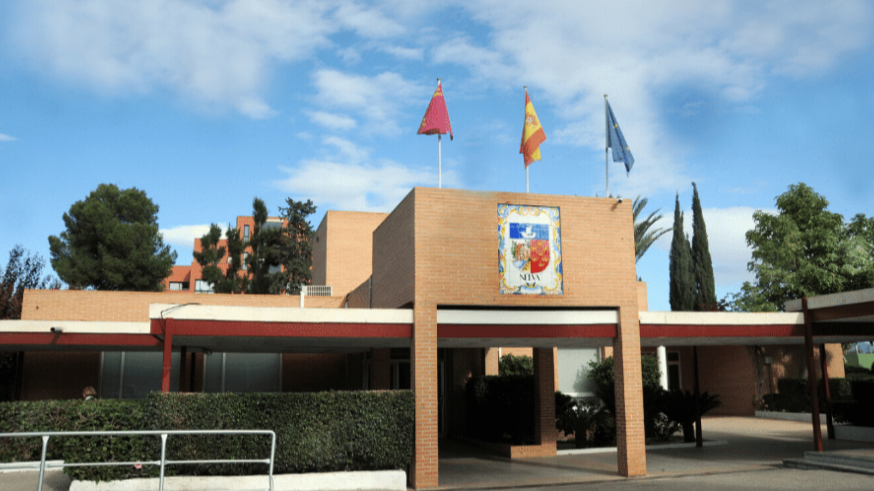 CCOO acusa a la Comunidad de financiar 24 aulas concertadas en el Colegio Nelva-Monteagudo
