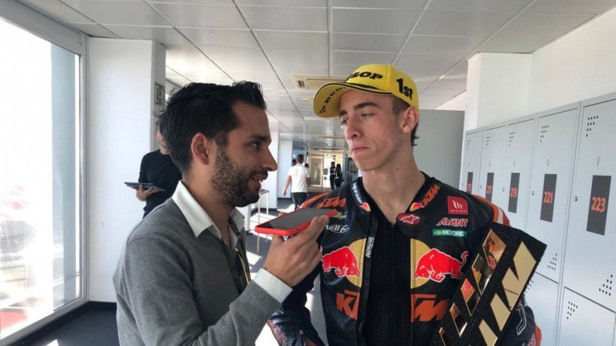 Acosta vence en Valencia y acaba el Mundial a lo grande