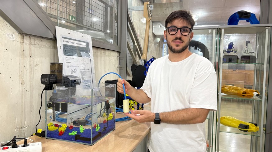 Estudiantes de la asociación UPCT Makers crean un hidrófono de bajo coste para registrar sonidos imperceptibles. 