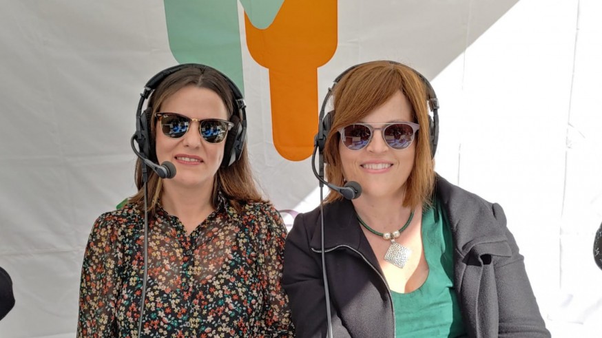 Silvia Martínez e Irene Vera, del servicio de voluntariado de la AECC