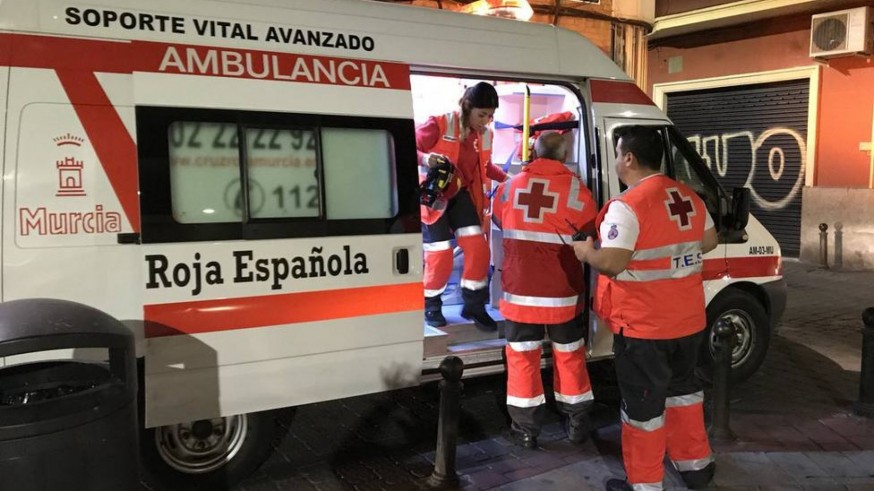 Voluntarios de Cruz Roja durante una intervención en Murcia (archivo). CRUZ ROJA