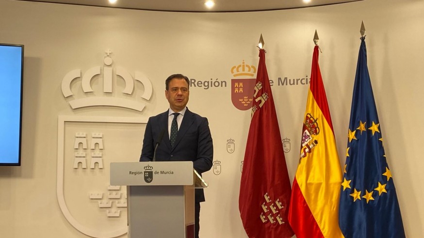 El Gobierno regional recurrirá ante el Constitucional la cesión de competencias en inmigración a Cataluña 