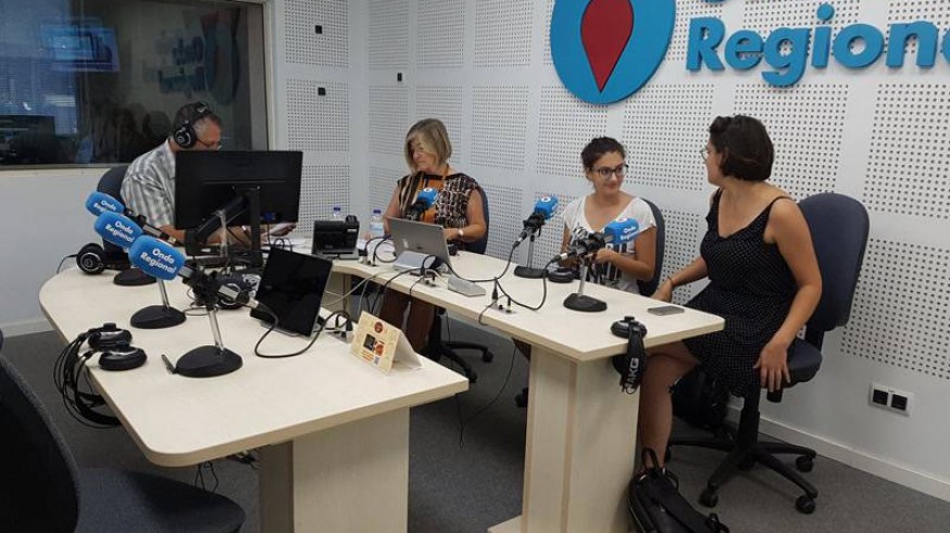 Cristina Sarabia y María Gutiérrez, actriz y encargada de escenografía
