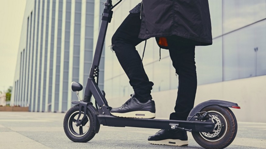 Mula regula el uso de patinetes eléctricos: el seguro y el registro en la DGT ya son obligatorios