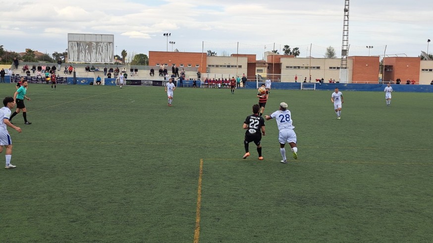 El Santa Cruz rescata un punto ante el Mazarrón (1-1)