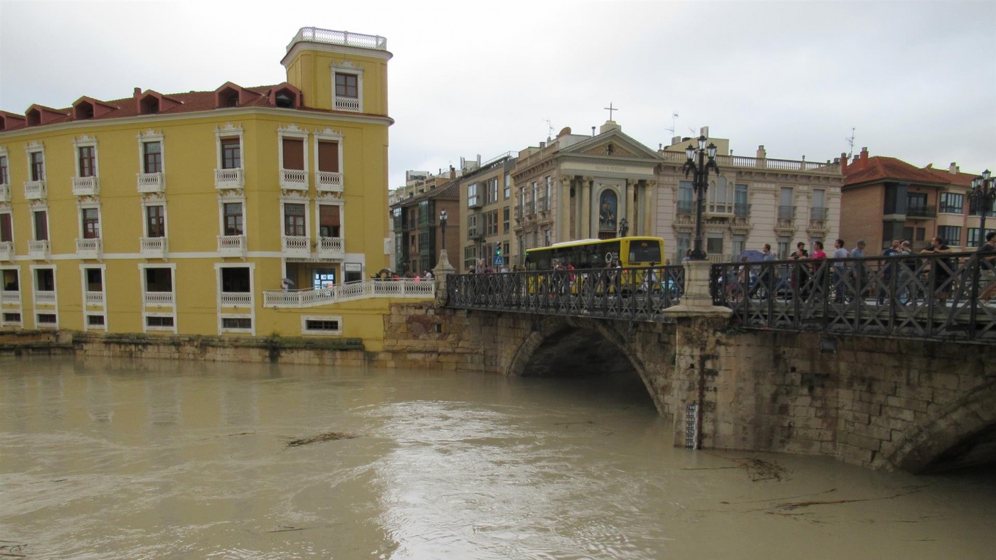 Río Segura a su paso por el Puente Viejo
