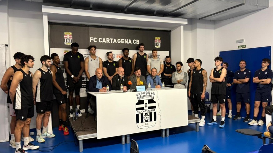 El Caesa Seguros cierra filas y ratifica al entrenador