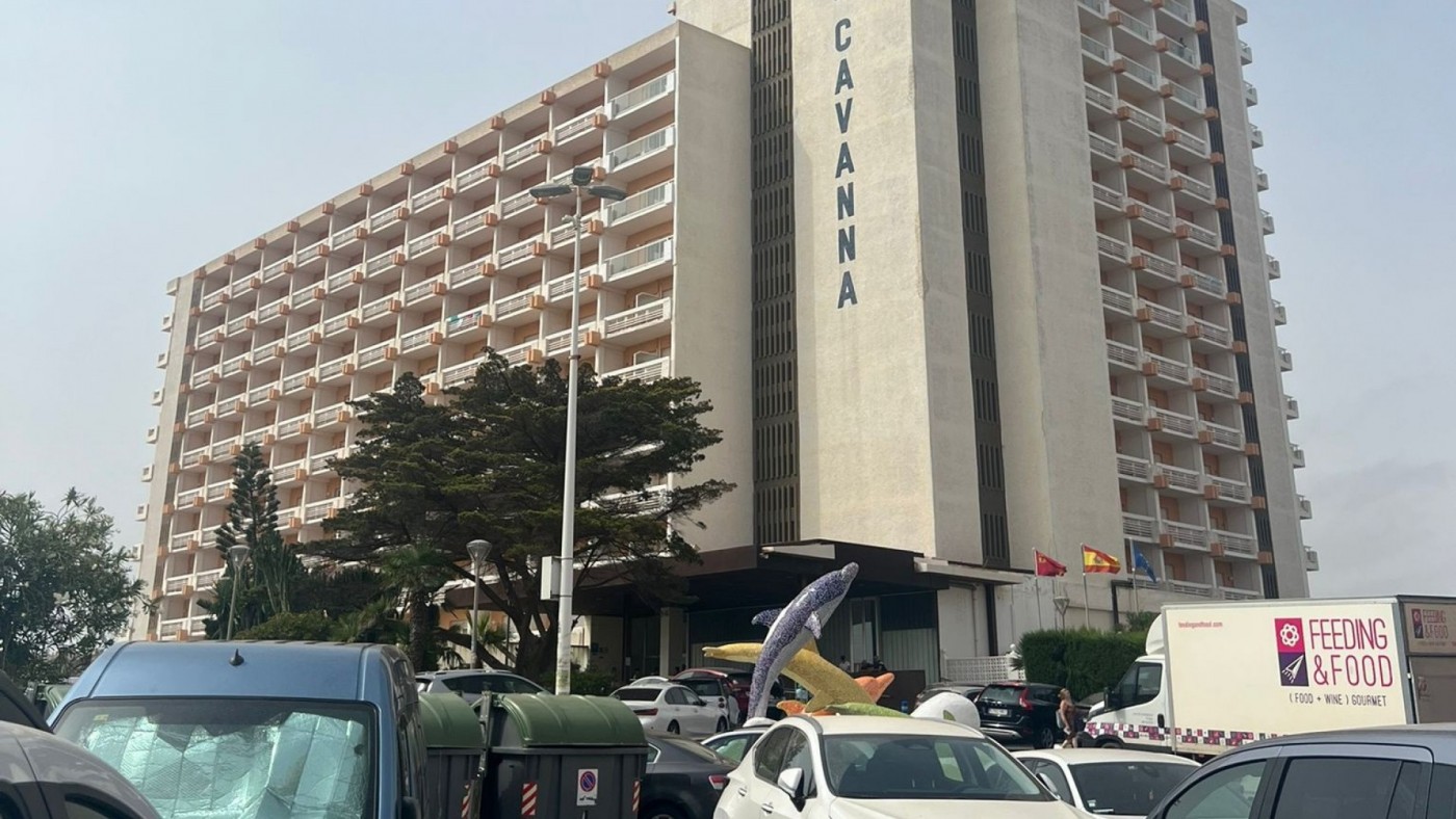 El brote de salmonelosis en el hotel Cavanna de La Manga afecta ya a 190 personas