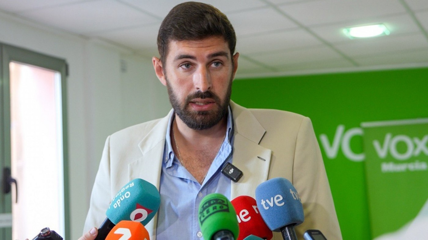 El presidente provinciial de Vox afirma que al Partido Popular hay que llevarlo "de la correa".