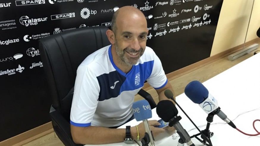 Alberto Monteagudo: "Dejar la portería a cero será clave para ganar el partido"