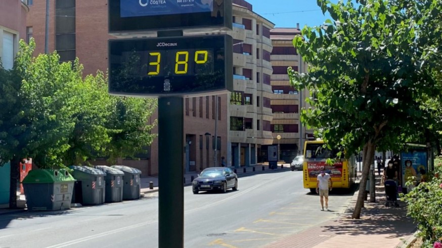 Termómetro en una calle de Murcia que ronda los 40º