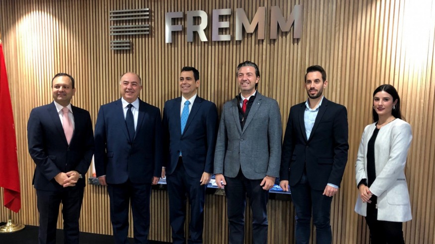 Díez de Revenga (3i.), Marín (2i.) y el presidente de FREMM, Alfonso Hernández (3d.). CARM.