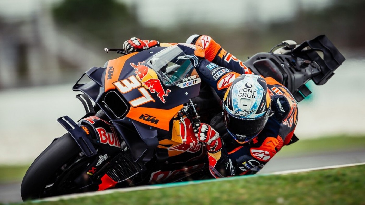 Acosta acaba sexto en el sprint de Tailandia y Aldeguer se queda sin puntos