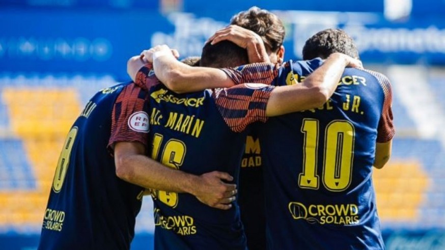 El UCAM Murcia se afianza en casa ante el Cádiz Mirandilla (4-0)