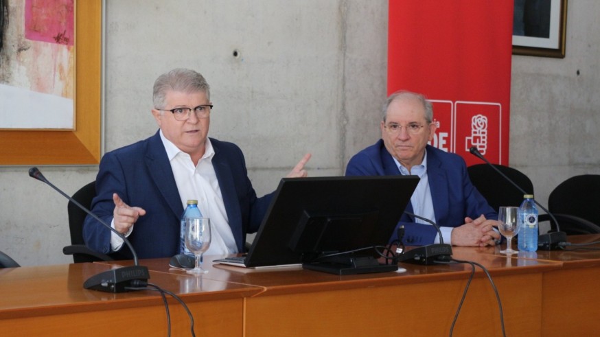 El secretario general del PSRM-PSOE ofrece al PP un pacto de infraestructuras