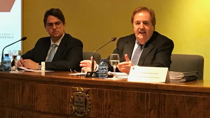 Rafael Fernández durante su ponencia en Murcia (foto: ORM)